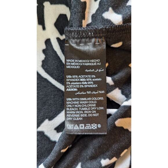 CHICO'S Women's Sleeveless V-Neck Blouse, Stretchy, Black/White, Size 3 - Picture 4 of 6